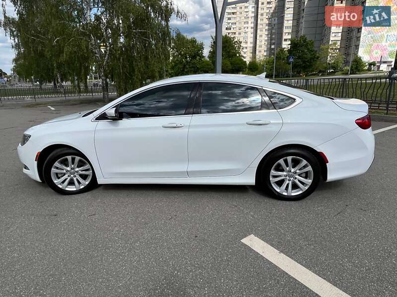Седан Chrysler 200 2016 в Харкові