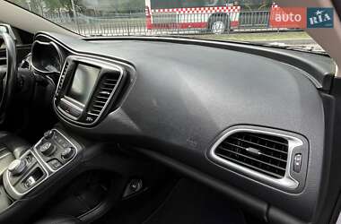 Седан Chrysler 200 2016 в 