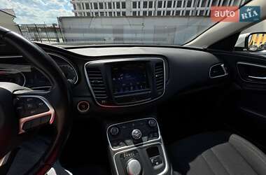 Седан Chrysler 200 2015 в 