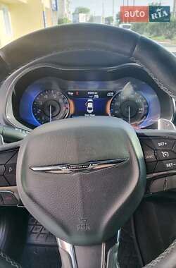 Седан Chrysler 200 2015 в 
