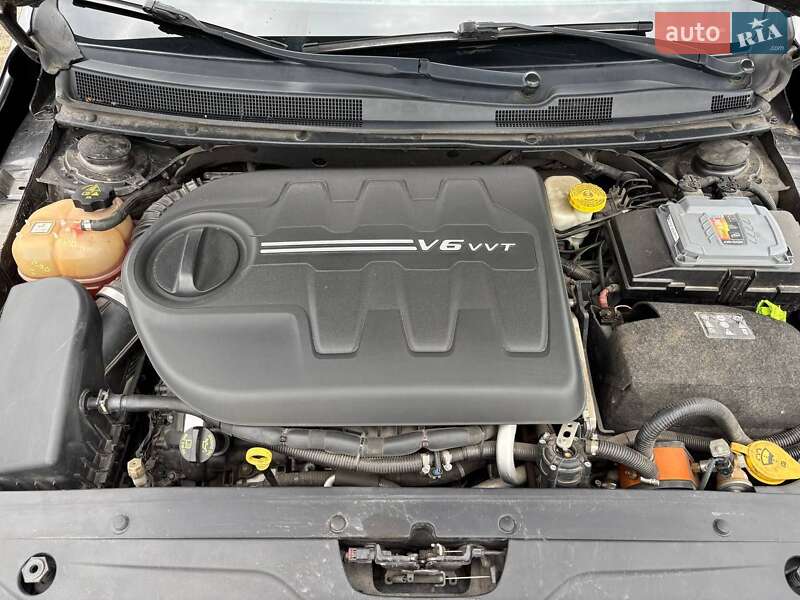Седан Chrysler 200 2015 в Вишгороді