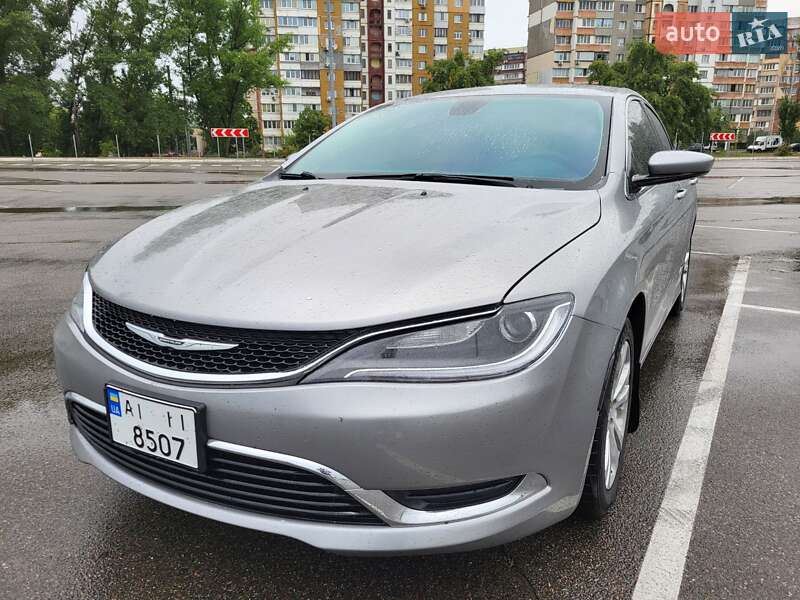 Седан Chrysler 200 2016 в 