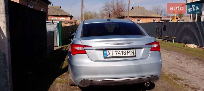 Седан Chrysler 200 2014 в Киеве