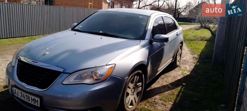 Седан Chrysler 200 2014 в Киеве