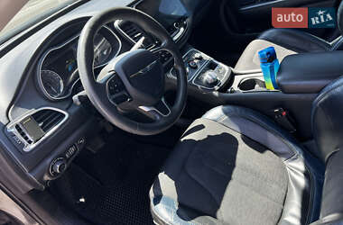 Седан Chrysler 200 2015 в 