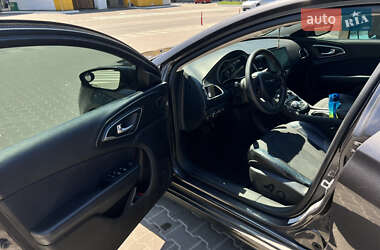 Седан Chrysler 200 2015 в 