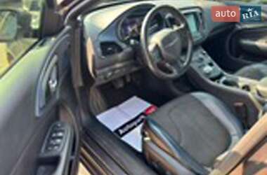 Седан Chrysler 200 2015 в 