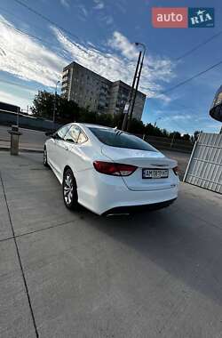 Седан Chrysler 200 2015 в Бердичеві