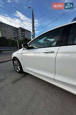 Седан Chrysler 200 2015 в 