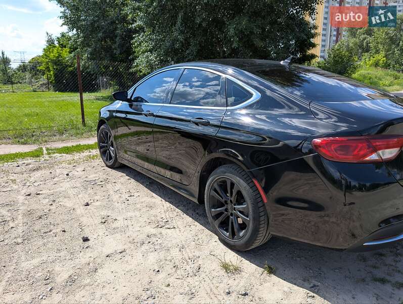Седан Chrysler 200 2016 в Киеве