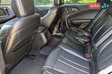 Седан Chrysler 200 2016 в 