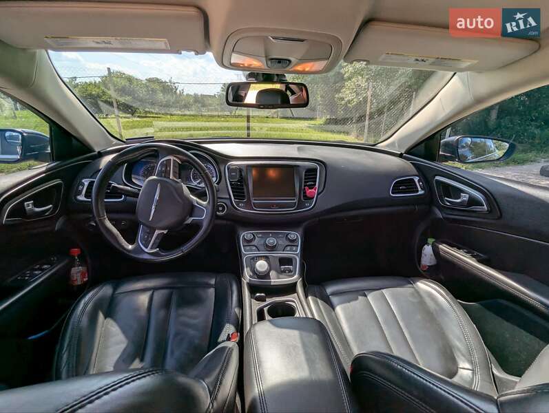 Седан Chrysler 200 2016 в Киеве