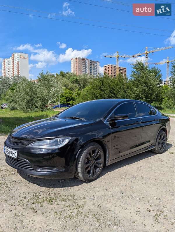 Седан Chrysler 200 2016 в Киеве