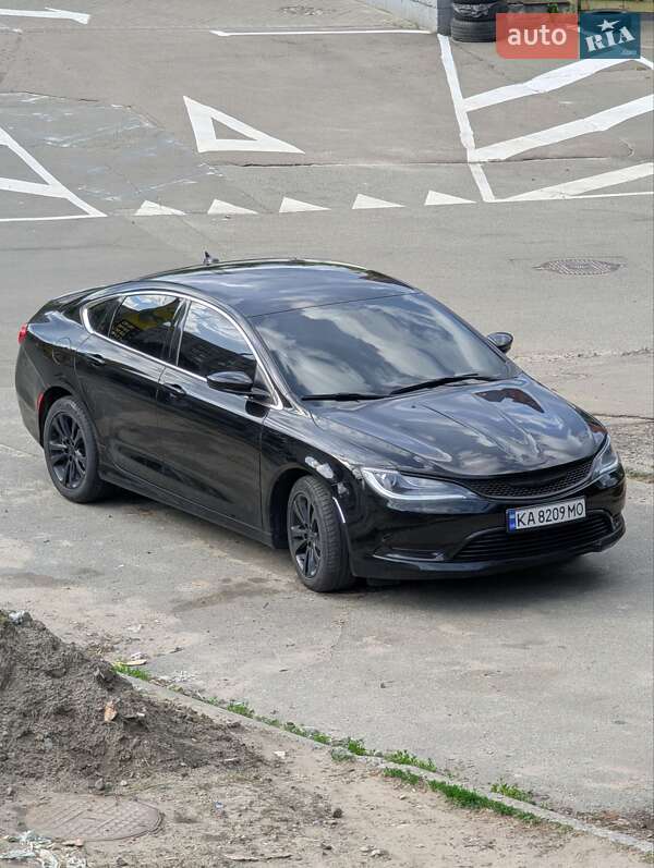 Седан Chrysler 200 2016 в Киеве