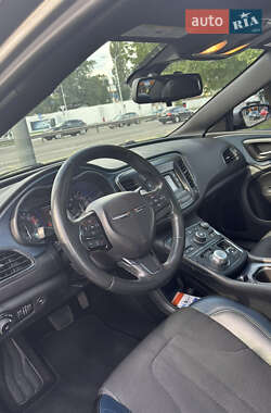Седан Chrysler 200 2015 в 