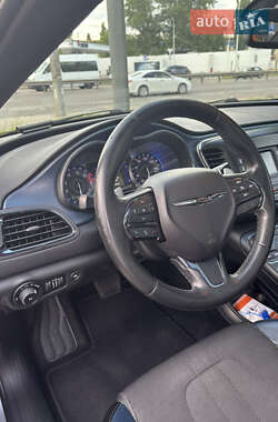 Седан Chrysler 200 2015 в 