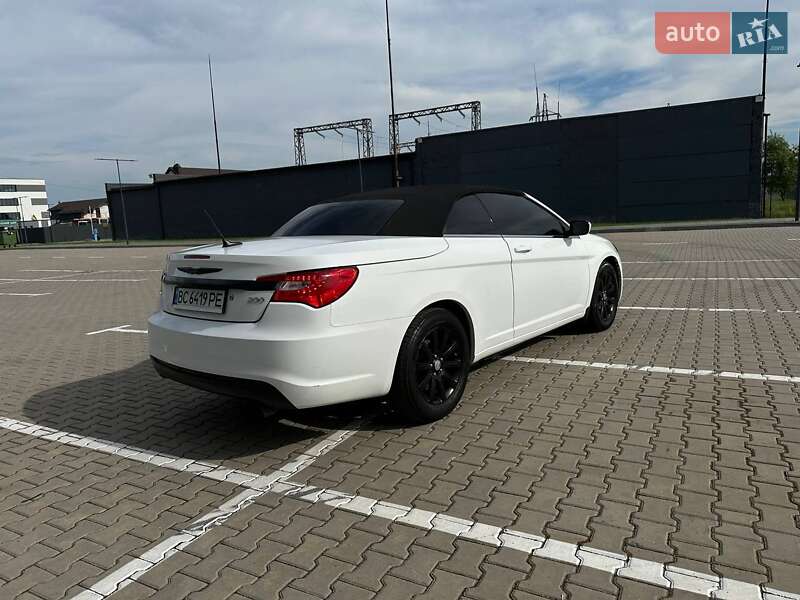Кабриолет Chrysler 200 2012 в Ивано-Франковске