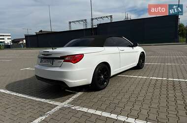 Кабриолет Chrysler 200 2012 в 