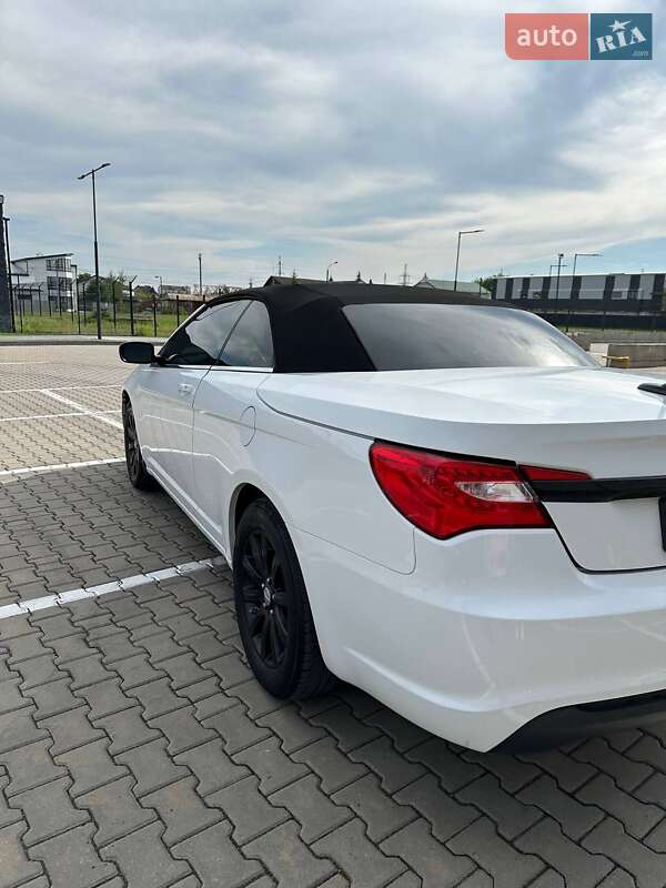 Кабриолет Chrysler 200 2012 в Ивано-Франковске