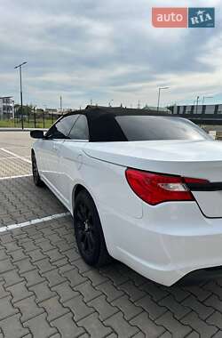 Кабриолет Chrysler 200 2012 в 