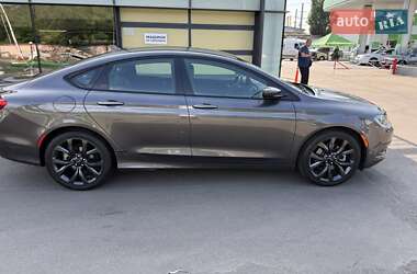 Седан Chrysler 200 2015 в 