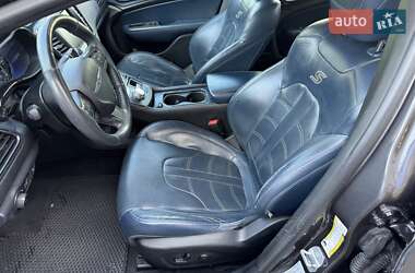 Седан Chrysler 200 2015 в 