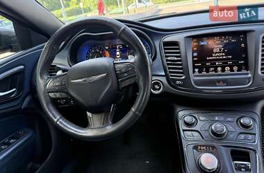 Седан Chrysler 200 2015 в 