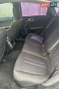 Седан Chrysler 200 2015 в 