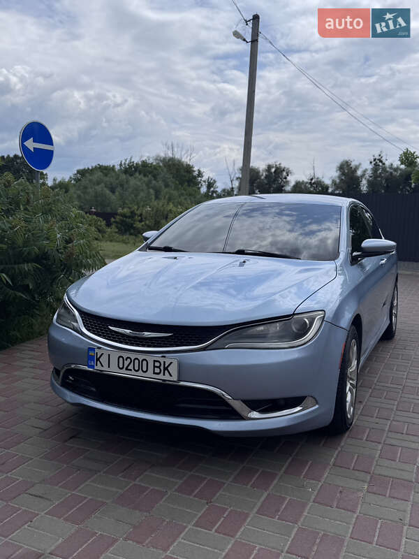Седан Chrysler 200 2015 в Переяславе