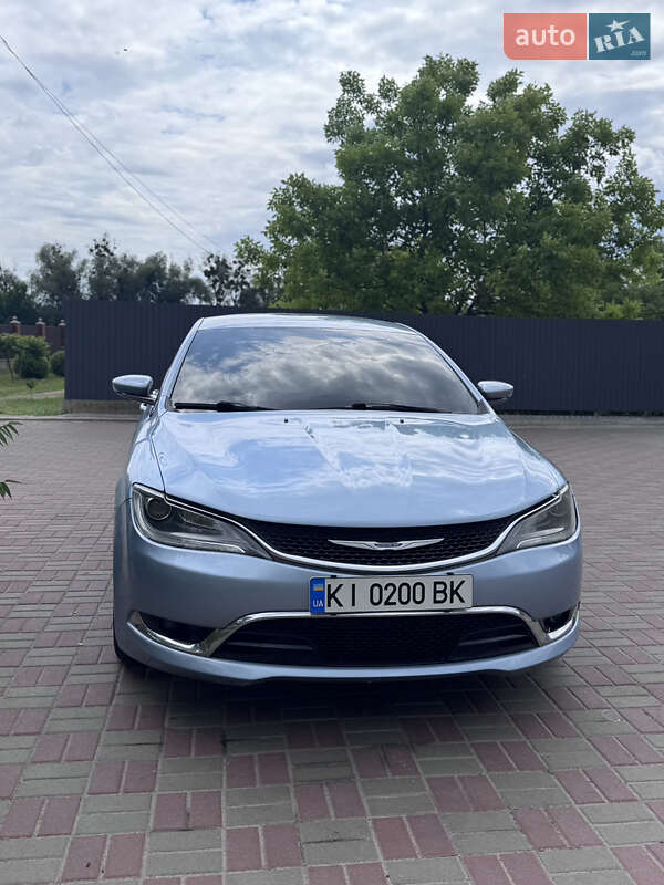 Седан Chrysler 200 2015 в Переяславе