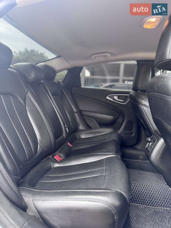 Седан Chrysler 200 2015 в Переяславе