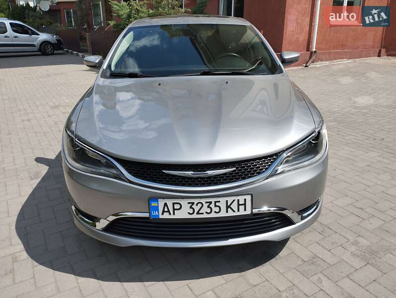 Седан Chrysler 200 2015 в 
