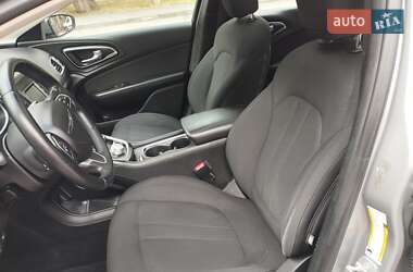 Седан Chrysler 200 2015 в 