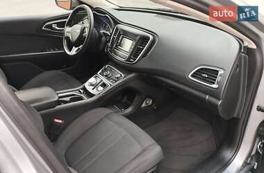 Седан Chrysler 200 2015 в 