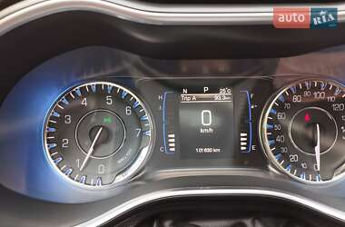 Седан Chrysler 200 2015 в 