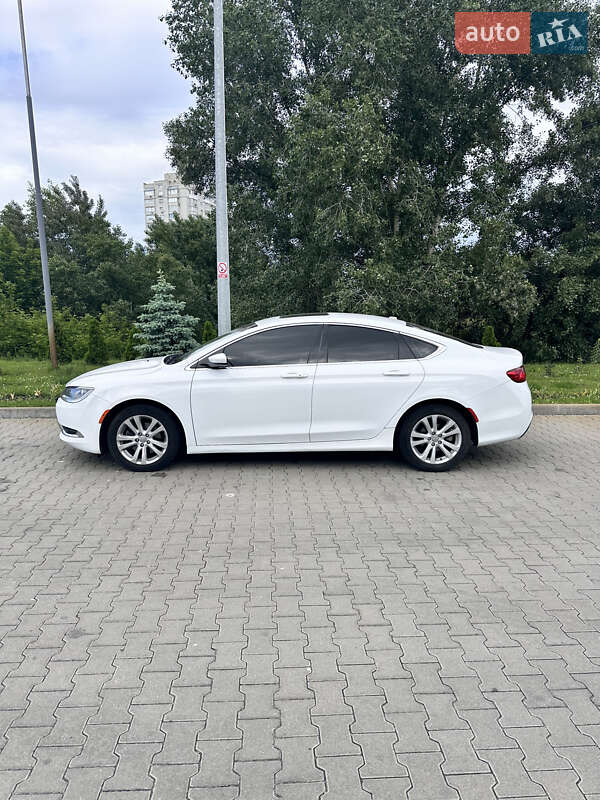Седан Chrysler 200 2015 в Киеве