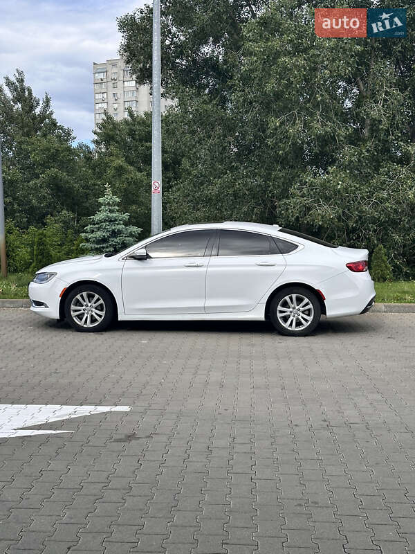 Седан Chrysler 200 2015 в Киеве