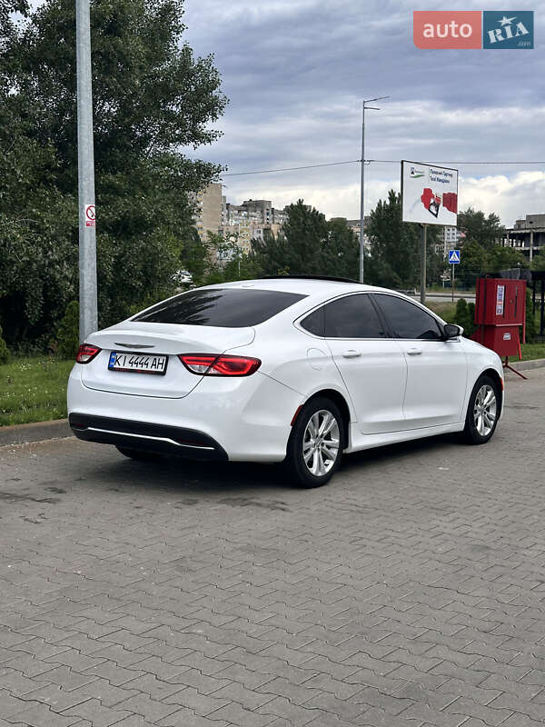 Седан Chrysler 200 2015 в Киеве