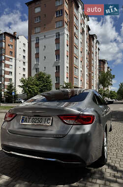 Седан Chrysler 200 2015 в 