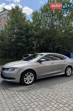 Седан Chrysler 200 2015 в 
