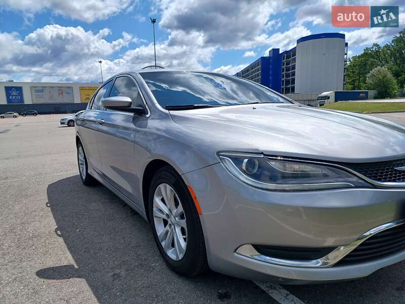 Седан Chrysler 200 2016 в Києві
