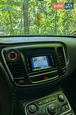 Седан Chrysler 200 2014 в 