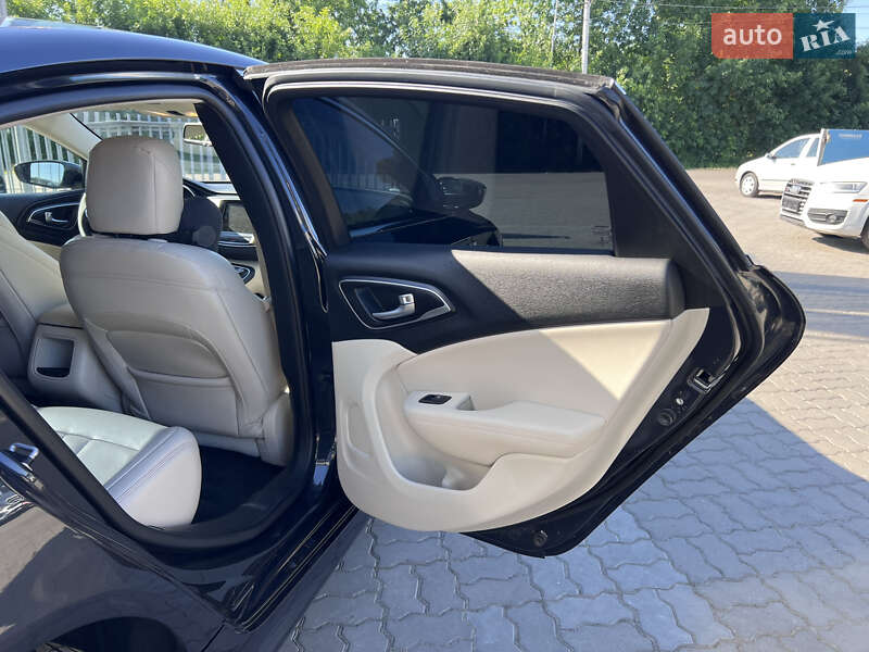 Седан Chrysler 200 2016 в Нововолинську фото 44 Седан Chrysler 200 2016 в Нововолинську