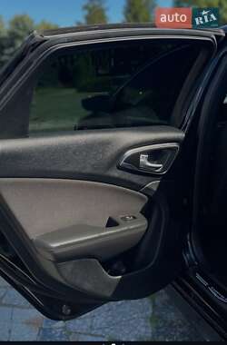 Седан Chrysler 200 2015 в 