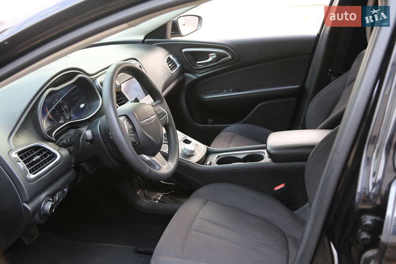 Седан Chrysler 200 2015 в Києві