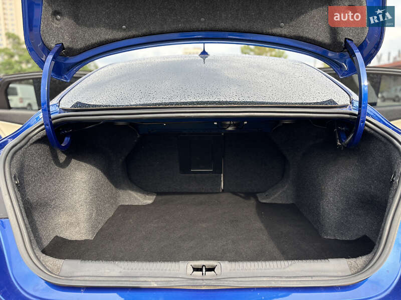 Седан Chrysler 200 2014 в Киеве