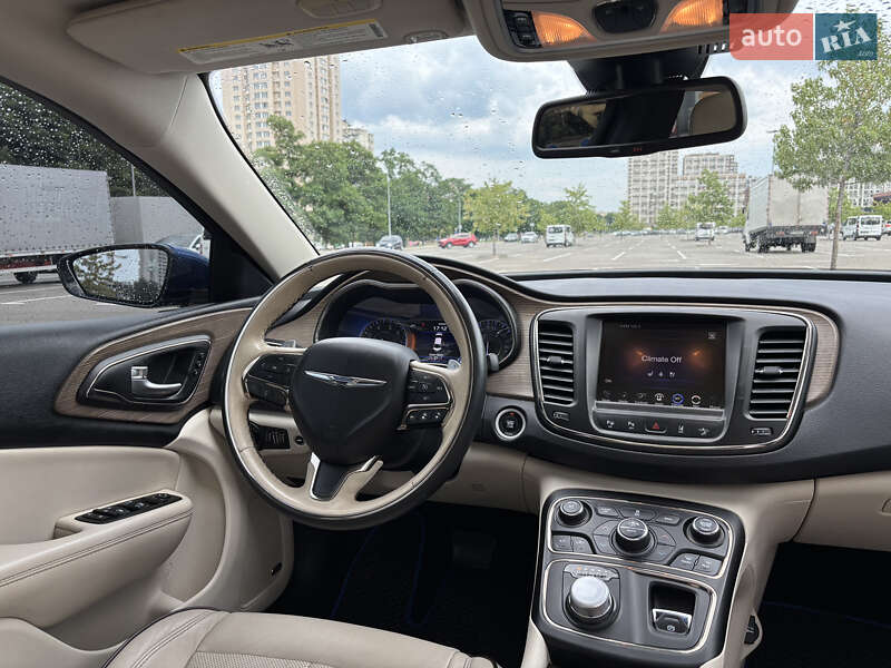 Седан Chrysler 200 2014 в Киеве