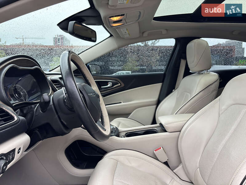 Седан Chrysler 200 2014 в Киеве