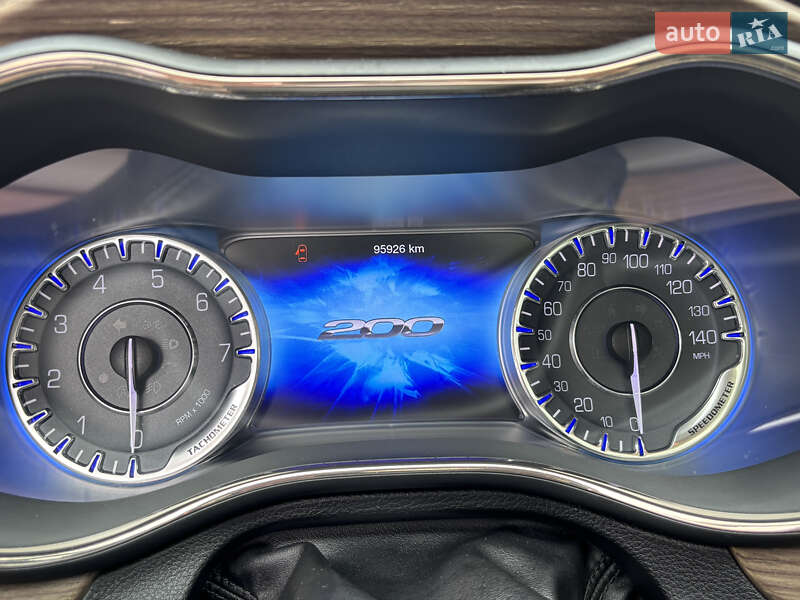 Седан Chrysler 200 2014 в Киеве