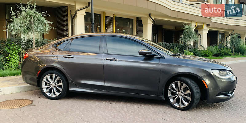 Седан Chrysler 200 2015 в Киеве